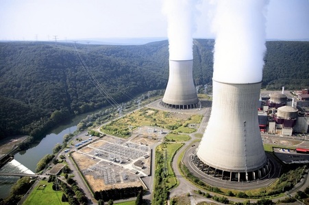 Franţa îşi apără ”marea aventură nucleară” în domeniul energiei, afirmând că este influenţată de geopolitică