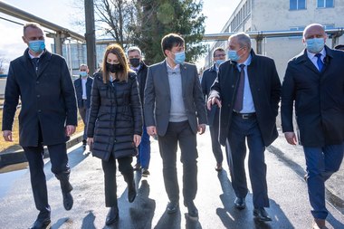Ministrul Economiei: Vrem să aducem la masă toţi jucătorii din industria aeronautică şi să avem un proiect de ţară, un nou avion produs în România