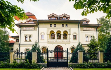 EximBank şi Banca Românească demarează procesul de fuziune prin absorbţie. Până la finalizarea integrării, cele două bănci vor avea în continuare activitate separată