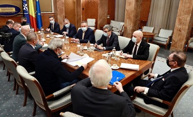 Ministrul Energiei: CEO Oltenia îşi va creşte capacitatea de producţie din luna mai cu 300 MW, iar până la sfârşitul anului vom da în folosinţă Centrala de la Iernut, care va furniza alţi 210 MW