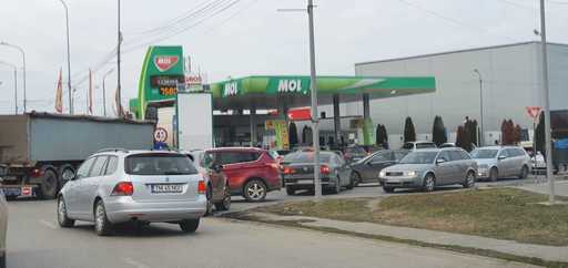 UPDATE - Cărbunaru: Autoritatea Naţională pentru Protecţia Consumatorilor a controlat peste 70 de staţii de carburant pe întregul teritoriu al ţării, aplicând amenzi în valoare de 370.000 de lei/ S-au emis ordine de încetare a practicilor incorecte