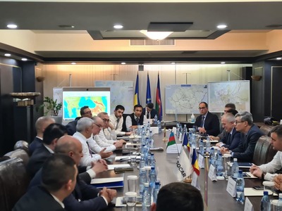 Virgil Popescu, întâlnire de lucru cu mai mulţi reprezentanţi ai Guvernului din Azerbaidjan, dar şi cu conducerea SOCAR / Au mai participat la discuţii reprezentanţii altor companii din domeniul energiei  