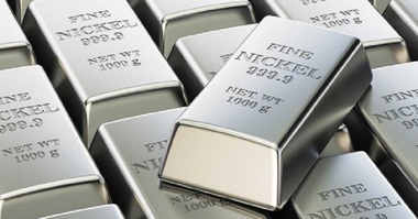 Preţul nichelului a scăzut joi cu 8%, atingând limita pentru tranzacţiile noi