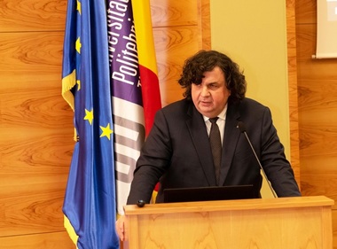 Rectorul Universităţii Politehnica din Timişoara: România ar trebui să înceapă o campanie de atragere a investitorilor care s-au retras din Rusia

