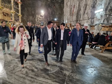 Ministrul Economiei, vizită la Salina Praid şi şedinţă de lucru cu toţi directorii sucursalelor Salrom – A fost lansată “Salina Praid App”, aplicaţie ce va fi în curând disponibilă în toate cele cinci saline  