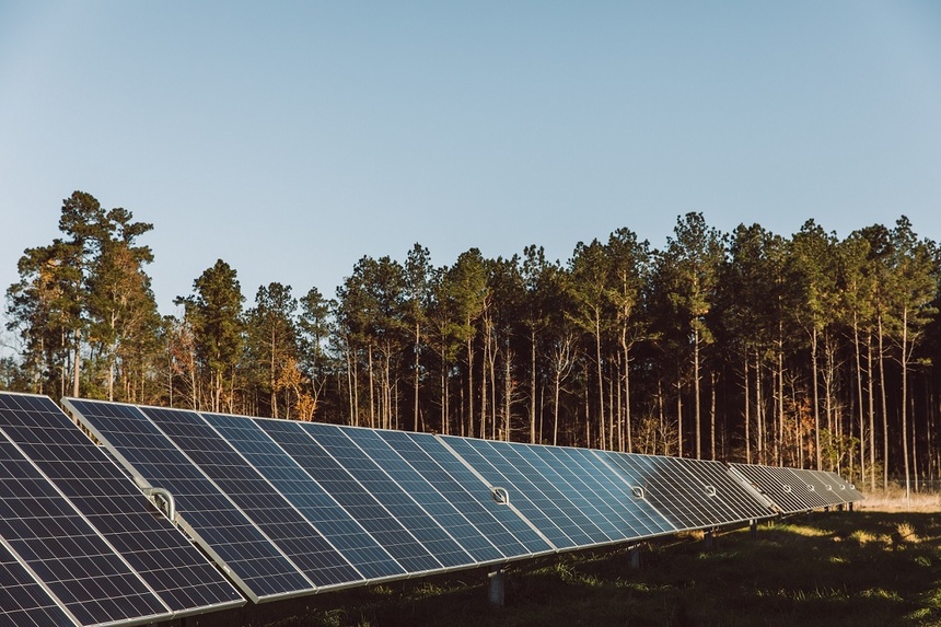 Producătorul global de energie regenerabilă EDPR şi gigantul din tech Meta au încheiat un contract bilateral de achiziţie de energie pe termen lung pentru 156 MW la parcul solar Cattlemen de 240 MW din centrul Texasului