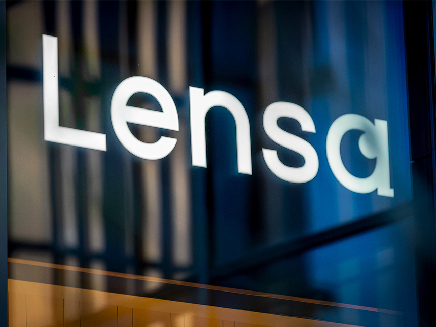 Retailerul românesc de optică Lensa a raportat anul trecut vânzări de 16 milioane euro, în creştere cu 50%. Compania are în plan pentru anul acesta deschiderea a cel puţin opt magazine noi