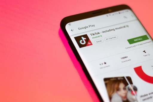 TikTok va împărţi veniturile din reclame cu creatorii de conţinut