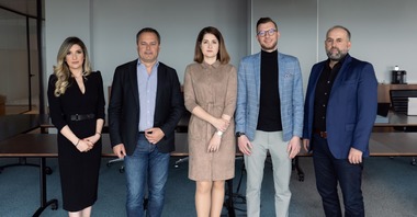 Platforma de management educaţional Adservio atrage o investiţie de două milioane de euro de la fondul de investiţii Catalyst România / Platforma sprijină peste o mie de şcoli în transformarea digitală a proceselor educaţionale