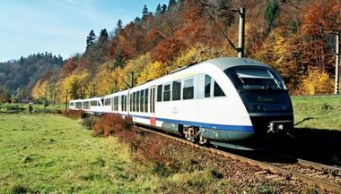 Ministerul Transporturilor lansează în dezbatere proiectul de 174,2 milioane euro privind achiziţia a 12 automotoare în tracţiune electrică pe bază de pile de combustie cu hidrogen