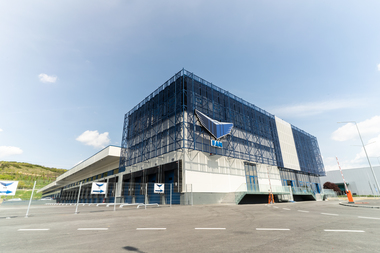 FAN Courier montează panouri solare la hub-ul din Ştefăneştii de Jos şi va deveni producător de energie. Compania vrea să construiască opt hub-uri importante în ţară, în următorii cinci ani 