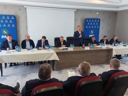 Ciucă: Producătorii români sunt în măsură să ofere pieţei produse de calitate şi să fie parteneri în efortul Guvernului de a garanta siguranţa alimentară