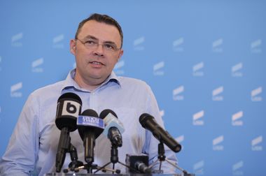 Moise Guran: Ne îndreptăm către o recesiune / Pandemia şi războiul nu sunt suficiente ca scuză, Guvernul României stă pe un morman imens de bani care se numeşte PNRR, miliarde care au intrat deja din decembrie în BNR şi încă nu s-a cheltuit nimic
