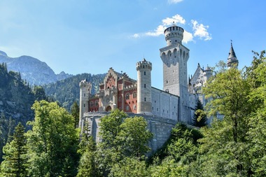 Organizaţia Germană pentru Turism: Românii cheltuie, în medie, 589 euro într-o vacanţă în Germania. Unul dintre efectele pandemiei a fost creşterea interesului pentru călătoriile sustenabile şi vacanţele orientate spre natură
