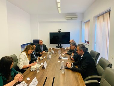 Virgil Popescu: Încurajez revenirea companiei Shell pe piaţa românească / Ministrul speră la proiecte concrete de cooperare în domeniul energiei, în special sectorul gazului natural lichefiat