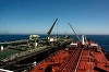 Grecia devine un nou centru important pentru exporturile ruseşti de păcură în sistemul de la navă la navă