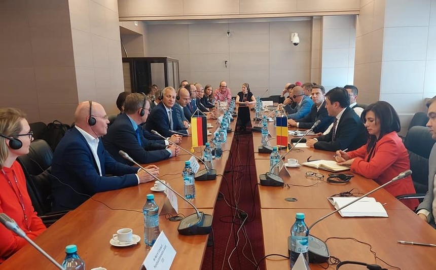  
Ministrul Economiei, discuţie cu preşedintele Bundesrat despre proiecte comune România-Germania – Cei doi oficiali au discutat inclusiv despre Criza stocurilor de materii prime care afectează toate ramurile industriale 