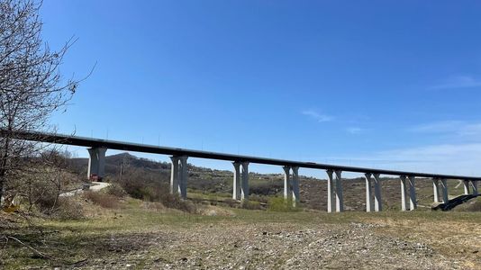 CNAIR: Se ridică restricţiile de circulaţie instituite pe A1 pentru lucrările de la Viaductul Aciliu 