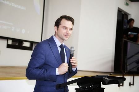 Sebastian Burduja, ministrul Cercetării: Digitalizarea este o prioritate pe bune în România, nu avem de ales. Suntem condamnaţi să facem România digitală dacă vrem să facem România viitorului

 