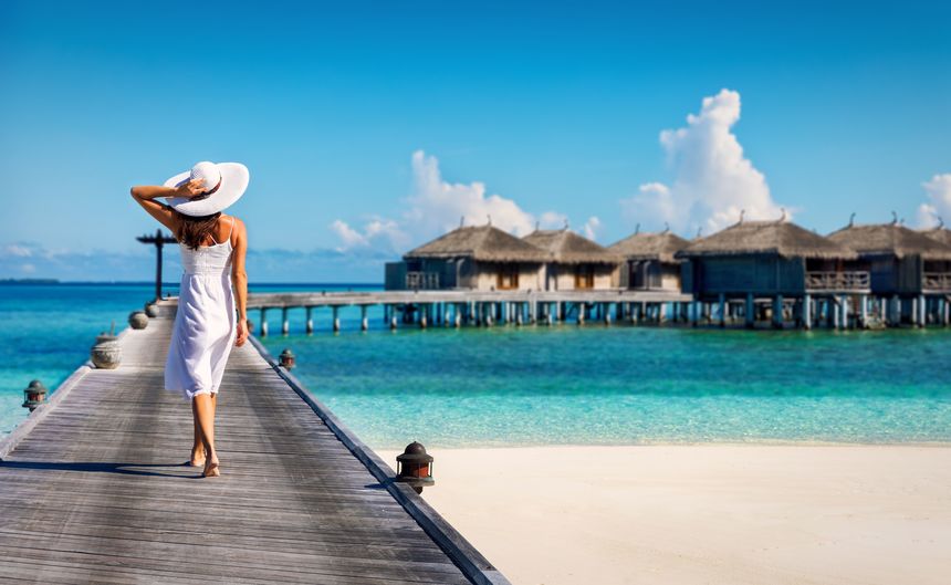 Touroperatorul Eturia anunţă că, în 15 ani de activitate, cea mai vândută destinaţie a fost Maldive, cu peste 10 milioane euro încasări. Compania lansează patru serii de oferte speciale din rândul celor mai vândute 15 destinaţii ale companiei

