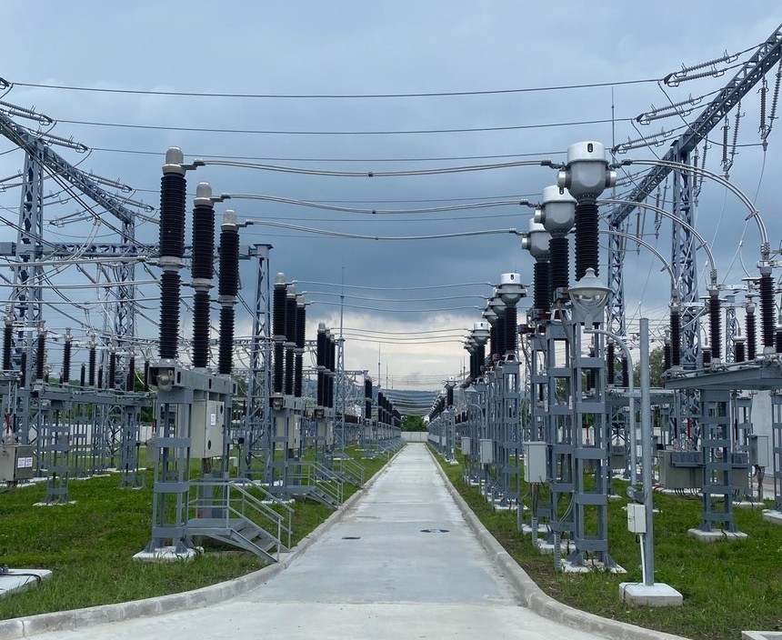  Transelectrica a retehnologizat staţia electrică Hăşdat din judeţul Hunedoara, investiţie de peste 60 de milioane de lei