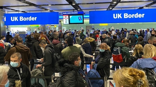 Marea Britanie va lucra intens cu industria aviaţiei pentru a evita repetarea haosului produs pe aeroporturi săptămâna trecută