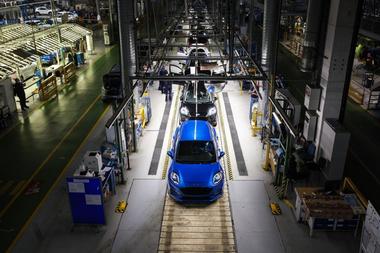 Achiziţia Ford România de către Ford Otomotiv Sanayi a trecut de verificările autorităţii de concurenţă din Turcia. Detalii din acordul de vânzare a uzinei de la Craiova