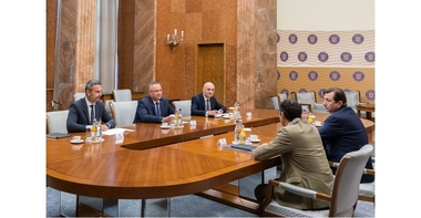 Premierul Nicolae Ciucă s-a întâlnit cu reprezentanţi executivi ai companiei Varta, fiind prezentate planurile de dezvoltare ale companieI în România - FOTO