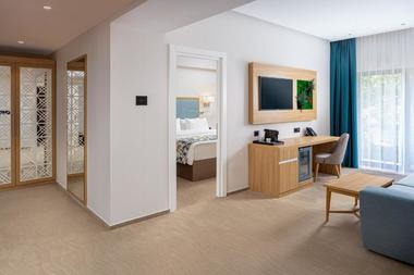 Proprietarul lanţului de benzinării Eldomir a inaugurat Alma Health & Spa Retreat, un resort premium cu 185 de camere, la Lacu Sărat, în Brăila