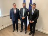 Ministrul Energiei a discutat cu ambasadorul Republicii Kazahstan în România despre posibilitatea suplimentării şi diversificării resurselor de petrol pentru ţara noastră