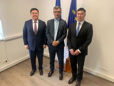 Ministrul Energiei a discutat cu ambasadorul Republicii Kazahstan în România despre posibilitatea suplimentării şi diversificării resurselor de petrol pentru ţara noastră