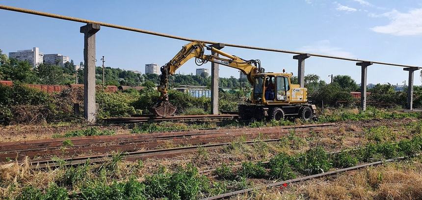 Grindeanu: Au început lucrările de reparaţii la infrastructura feroviară din incinta Portului Constanţa. Durata de execuţie a lucrărilor este de 149 de zile, iar finanţarea e asigurată din Fondul de rezervă al Guvernului
