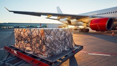 Cererea pentru transporturile aeriene de mărfuri începe să scadă din cauza şocurilor economice globale