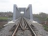 În România sunt 17.694 de poduri, podeţe, tuneluri şi viaducte de cale ferată, 765 fiind incluse în programe de modernizare sau reparaţii. Cei de la CFR dau asigurări că nu sunt menţinute în circulaţie poduri care nu îndeplinesc condiţiile tehnice minime