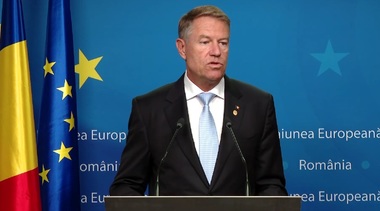 Iohannis, despre măsura Guvernului privind preţul carburanţilor: Până la urmă şi 50 de bani sunt 50 de bani pe care nu îi dai când alimentezi la pompă / Premierul m-a asigurat că această sumă poate fi suportată de bugetul naţional