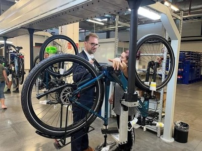 Dominic Fritz: Timişoara devine un hub european pentru producţia de biciclete şi biciclete electrice
