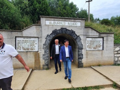 Ministrul Economiei, vizită la Roşia Montană: Românii din Apuseni cunosc potenţialul mineritului în zonă, dar au nevoie de susţinerea celor care decid, pentru valorificarea bogăţiilor pe care natura le-a oferit