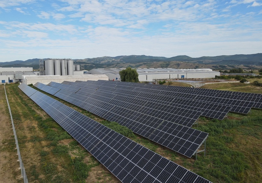 Electrica Furnizare instalează aproape 10.000 de module fotovoltaice pentru Romaqua Group Borsec
