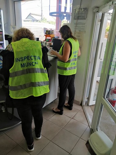 Inspecţia Muncii anunţă 1.824 de controale efectuate la benzinăriile din ţară,  în perioada 15 – 22 iulie. Au fost aplicate 1171 de sancţiuni, din care 1009 avertismente şi 162 amenzi, în valoare totală de 702.300 lei