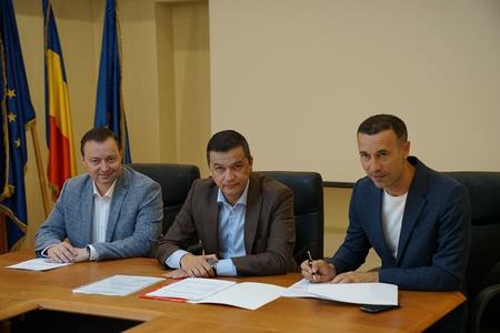 Grindeanu: CNAIR a semnat, astăzi, protocoale de colaborare cu reprezentanţii Consiliului Judeţean Prahova pentru construcţia a 3 pasaje rutiere pe DN1 la Sinaia şi Azuga