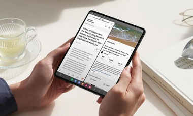 Samsung a prezentat smartphone-ul pliabil Galaxy Z Fold 4