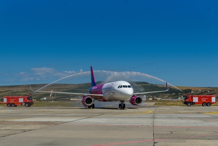 A şaptea aeronavă Wizz Air alocată bazei de pe Aeroportul Cluj-Napoca / Trei noi curse vor fi operate, către Corfu, Torino şi Napoli 