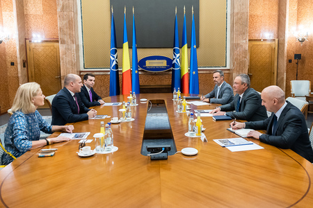 Premierul Nicolae Ciucă a primit, la Palatul Victoria, delegaţia Fondului Proprietatea: A fost prezentat stadiul pregătirilor pentru listarea la bursă a acţiunilor pe care acest fond le deţine la companiile Hidroelectrica şi Salrom
