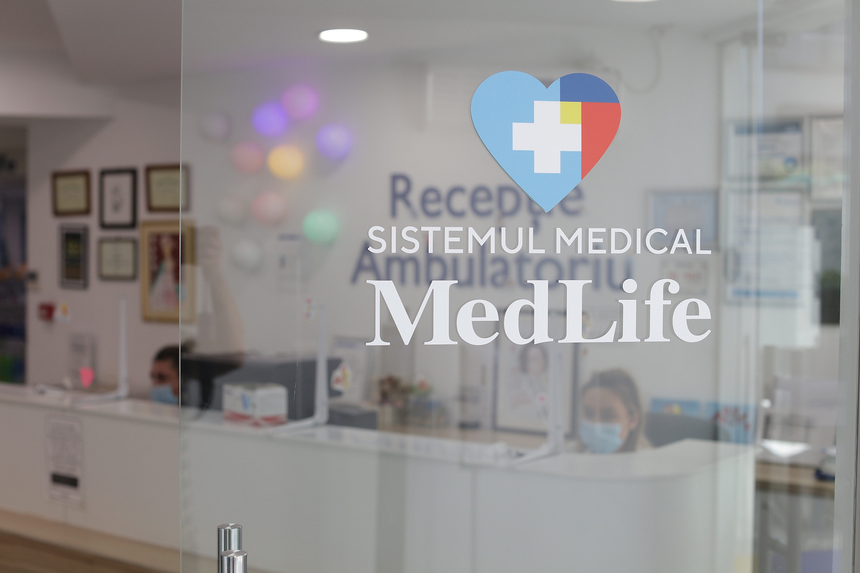 Profitul net al Grupului MedLife a scăzut cu 36,2% în primul semestru la 45,6 milioane lei