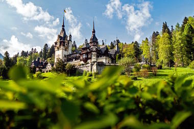 Travelminit.ro: Preţul cazării în România a crescut cu 15-20%. Destinaţiile montane au avut o creştere anuală a rezervărilor de 45%, mai mare decât cea de pe litoral