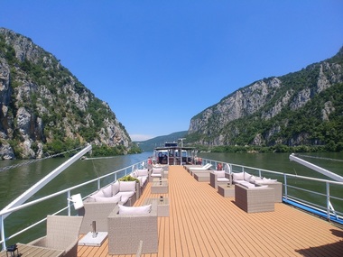 Nava MS Diana, care estimează 2.000 de pasageri pe croazierele dunărene internaţionale în acest an, anunţă că oferă croaziere cadou pentru copiii sub 12 ani