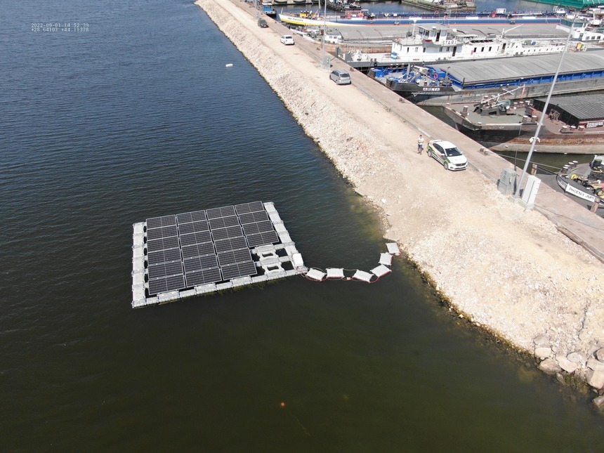 Parc fotovoltaic, în premieră în Portul Constanţa / Va alimenta zona danei 99 şi prelungirea acesteia, pe partea de iluminat public şi remorchere  - FOTO