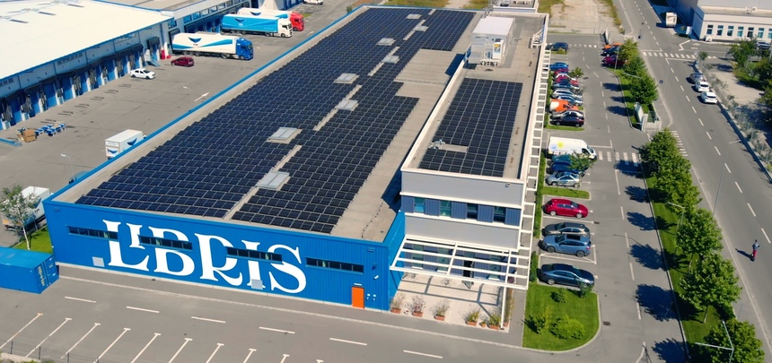 Librăria online Libris investeşte 300.000 euro în panouri fotovoltaice şi devine independentă energetic
