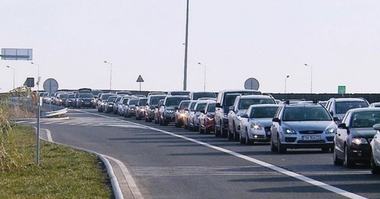 Uniunea Naţională a Societăţilor de Asigurare şi Reasigurare din România: Neatenţia şoferilor şi lipsa de prevenţie şi traversarea prin loc nepermis sunt cele mai mari îngrijorări ale românilor privind siguranţa rutieră a copiilor