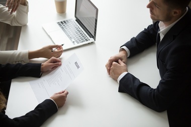 BestJobs: Angajaţii trecuţi de 42 de ani preţuiesc mai mult sănătatea şi timpul cu cei dragi. Tinerii din generaţia Z preţuiesc foarte mult independenţa, flexibilitatea şi fericirea, iar viziunea lor despre muncă e mai mult pragmatică decât aspiraţională
